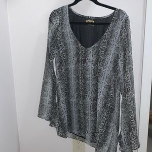 Show Me You MuMu Snake Top